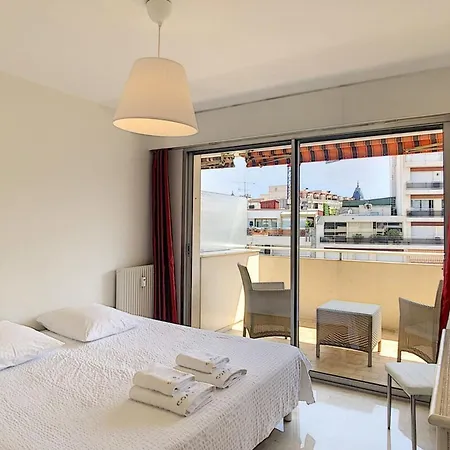 Brand New 1 Bedroom In The Hert Of Lägenhet Cannes