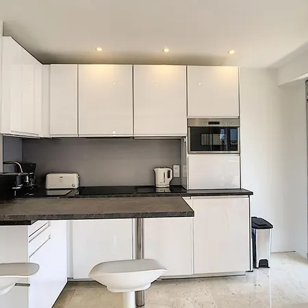 Lägenhet Brand New 1 Bedroom In The Hert Of *